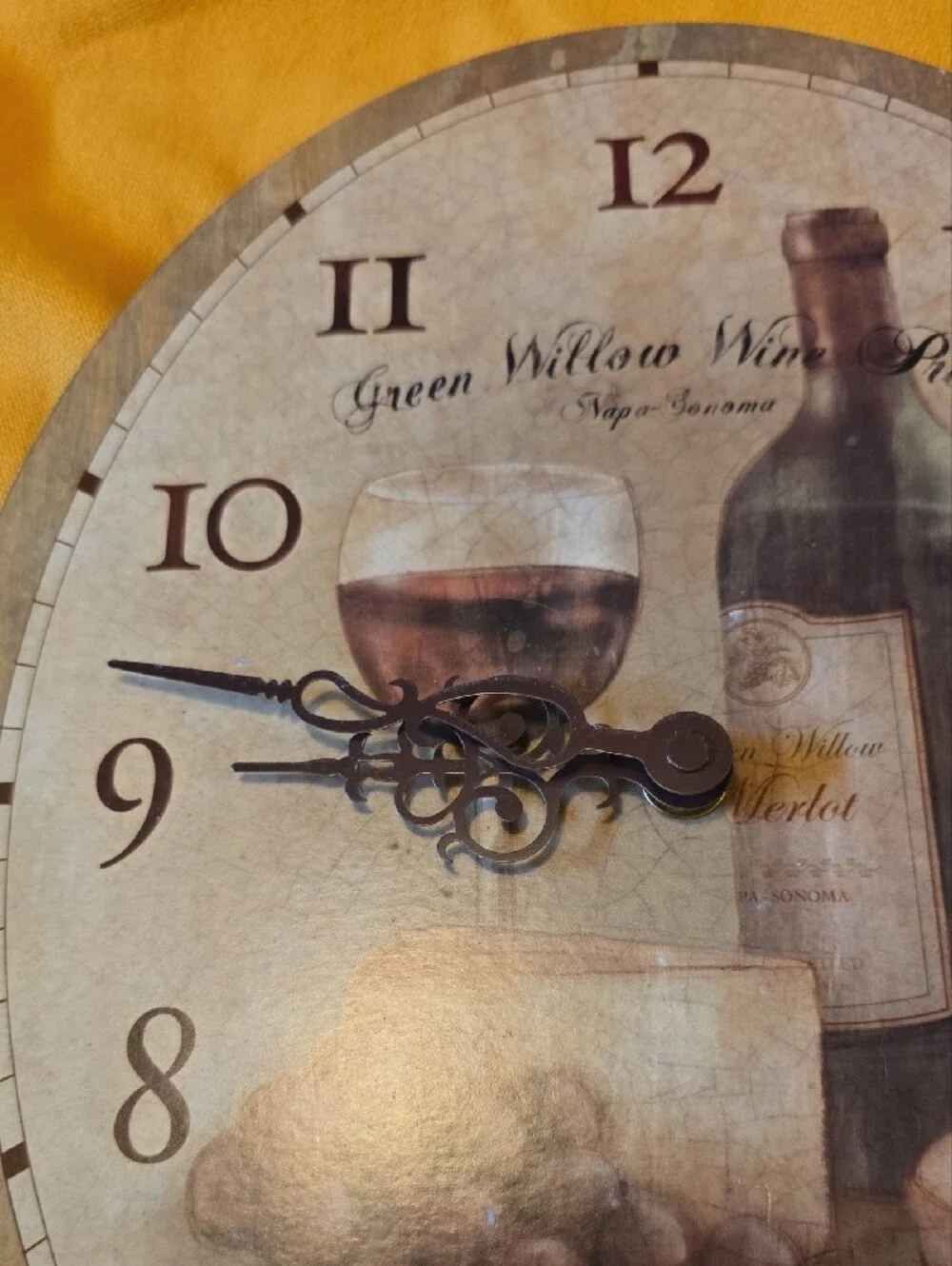 Vintage-Style Oval Wall Clock - Beige/Brown Wine Themed